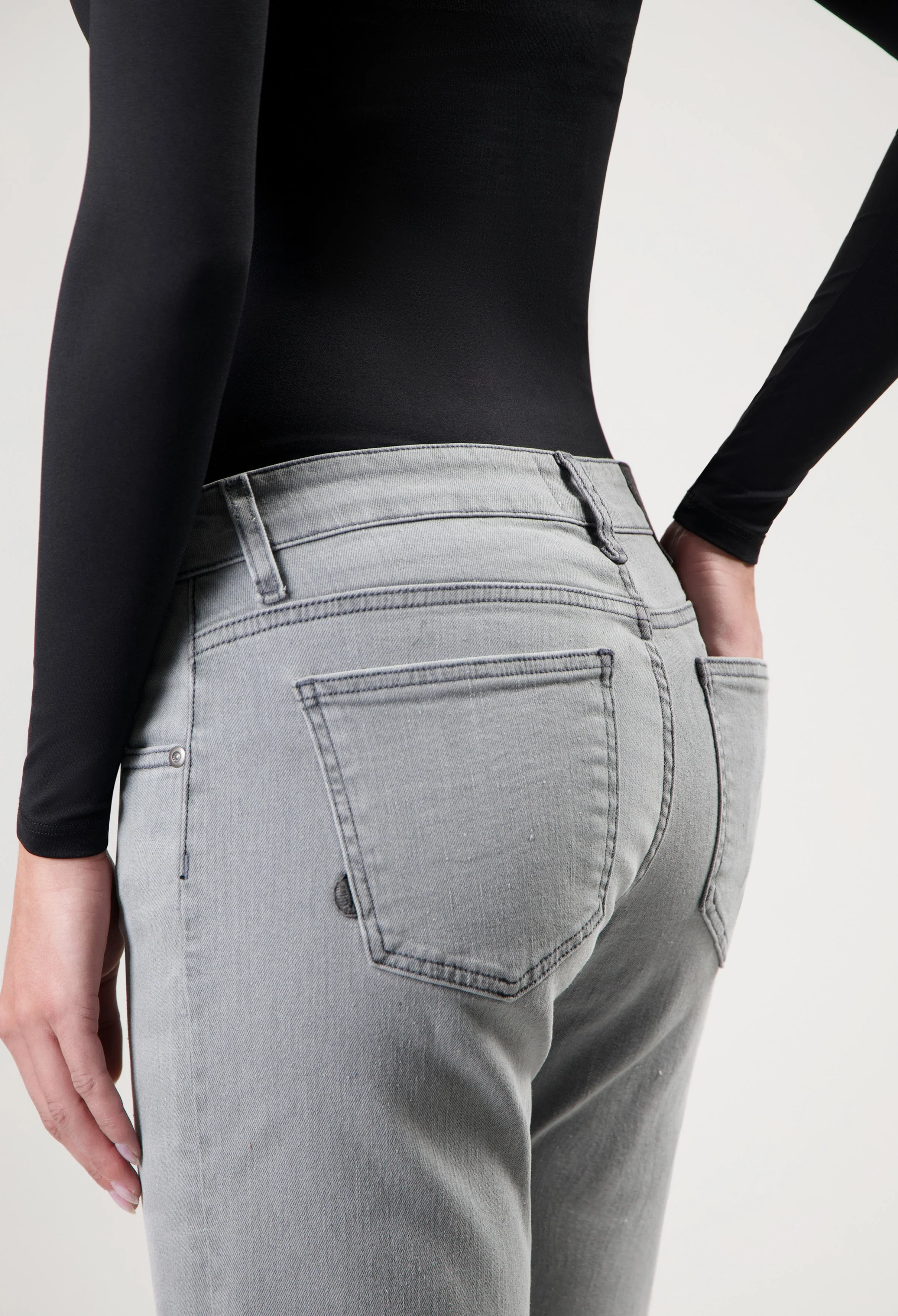 Carry Mid Straight - Light Grey - Image 7