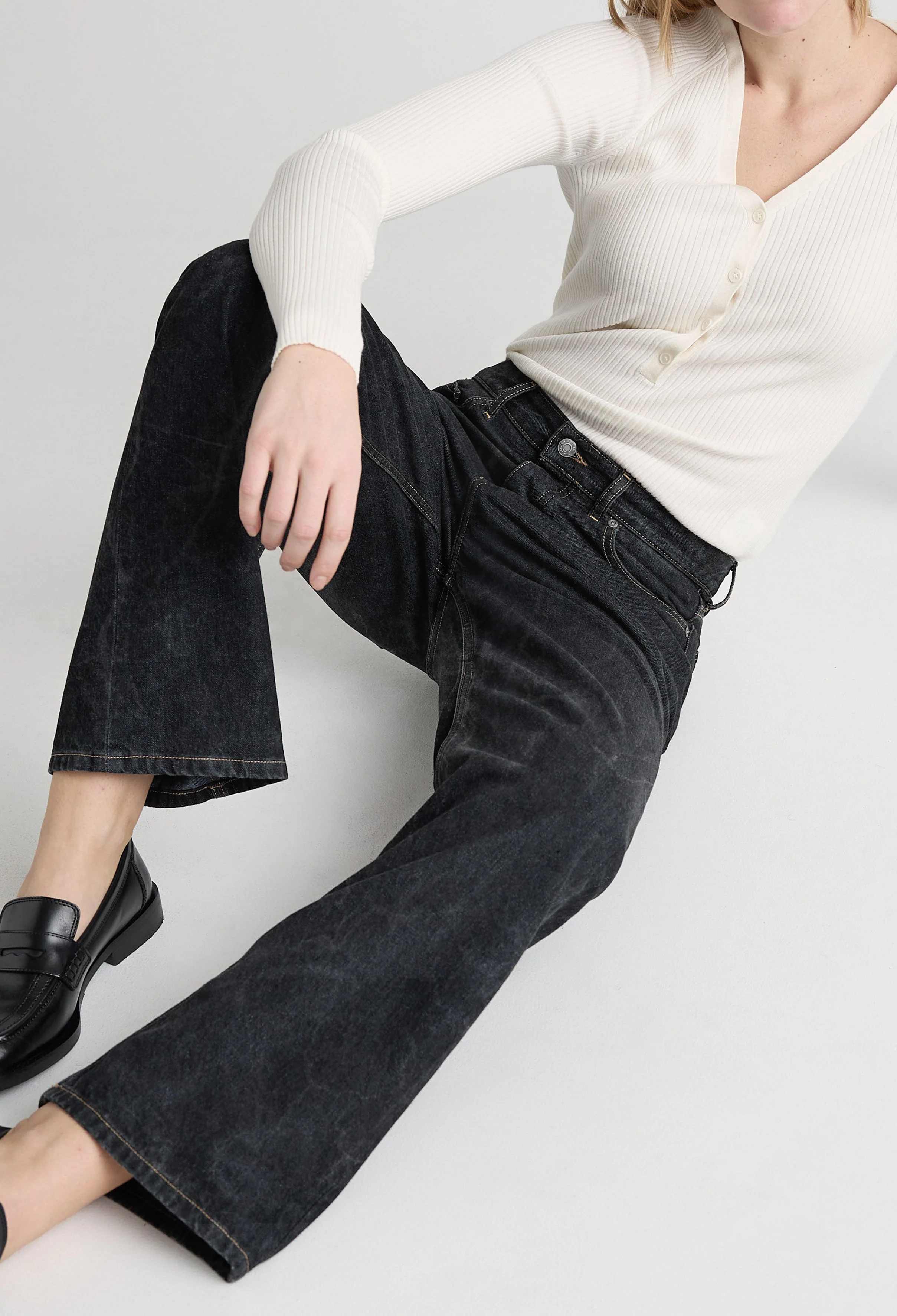 Emma Low Loose - Dry Black - Image 4