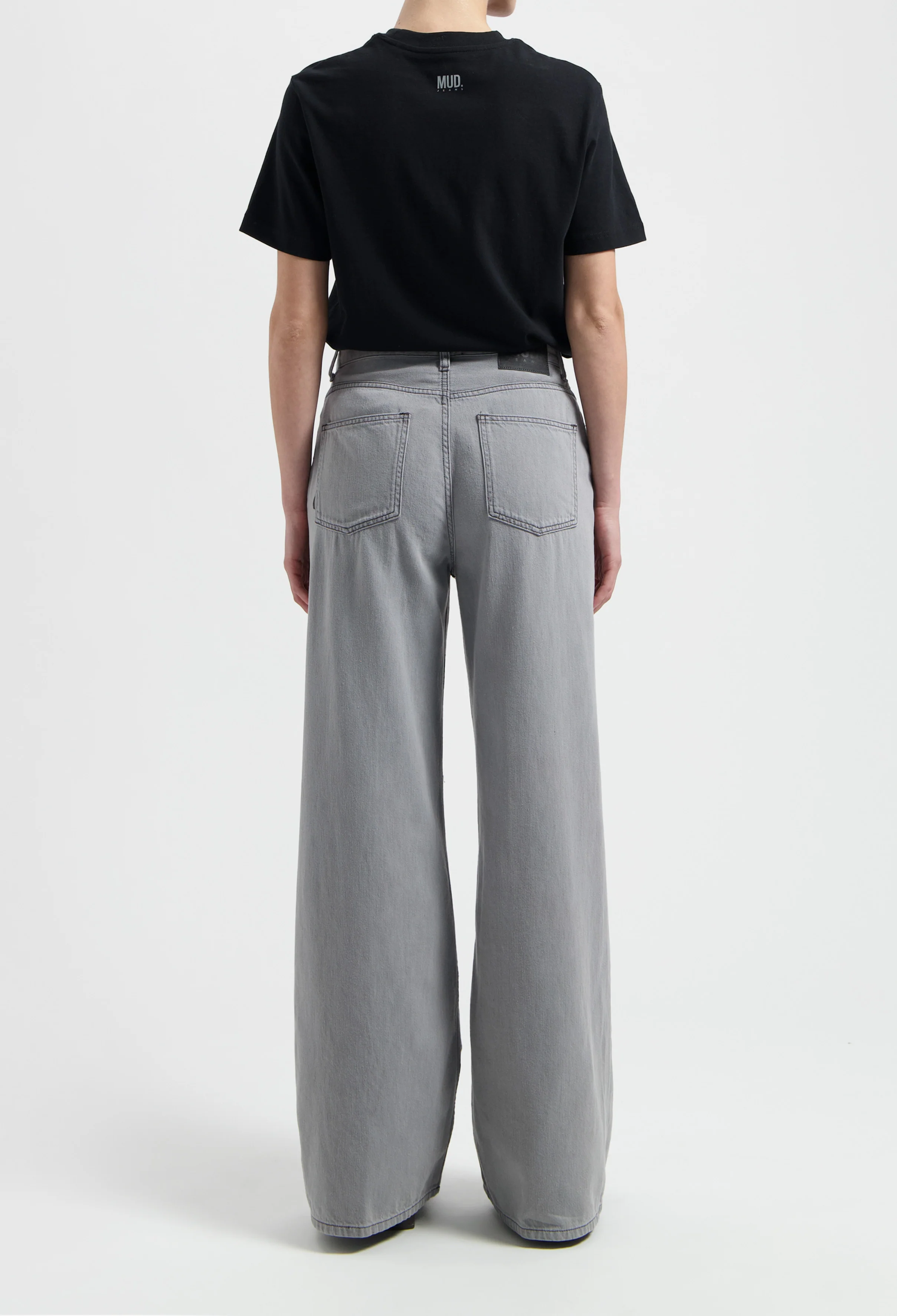Robin Tee - Black - Image 10