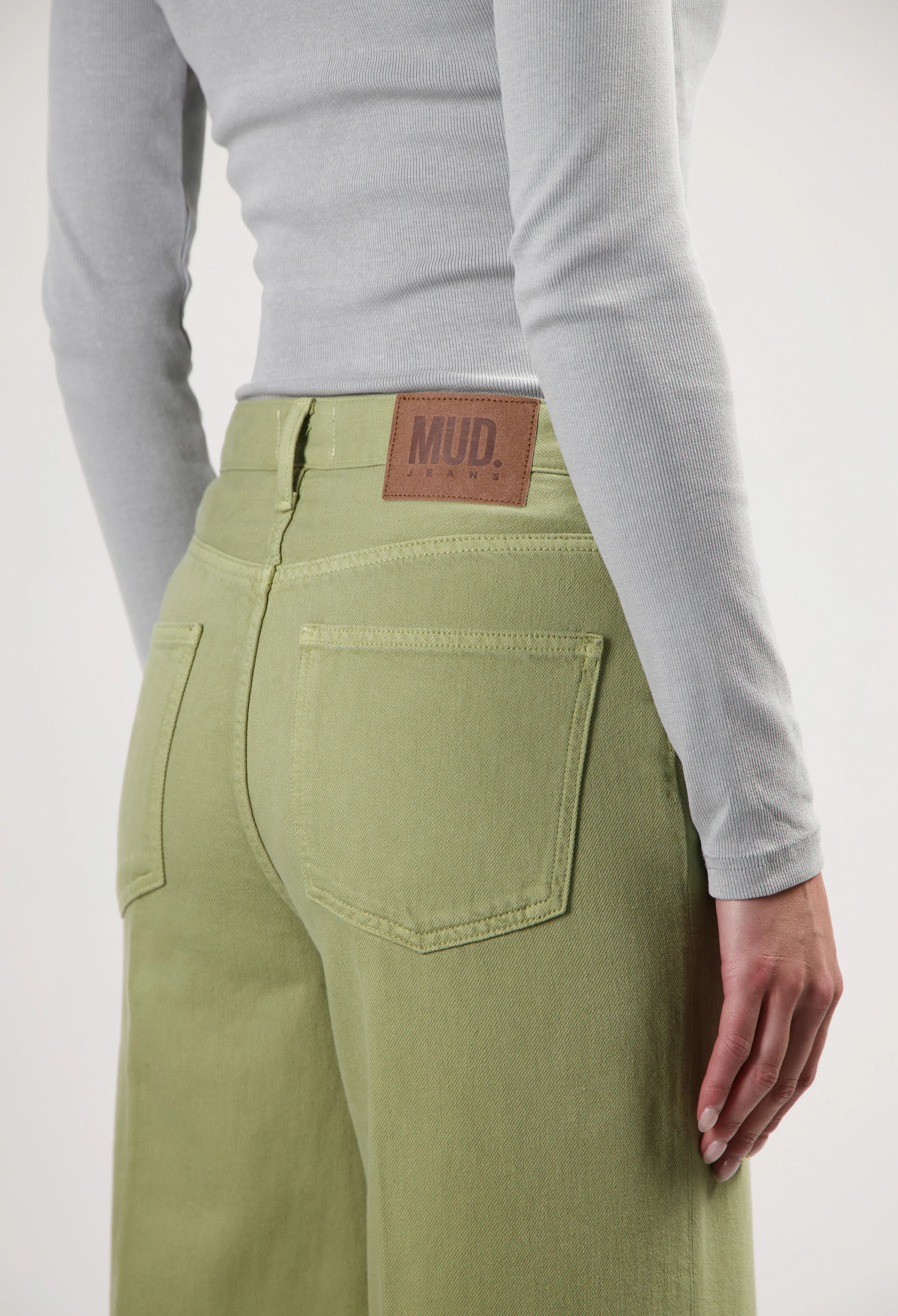 Sara High Loose Flow - Olive - Image 6