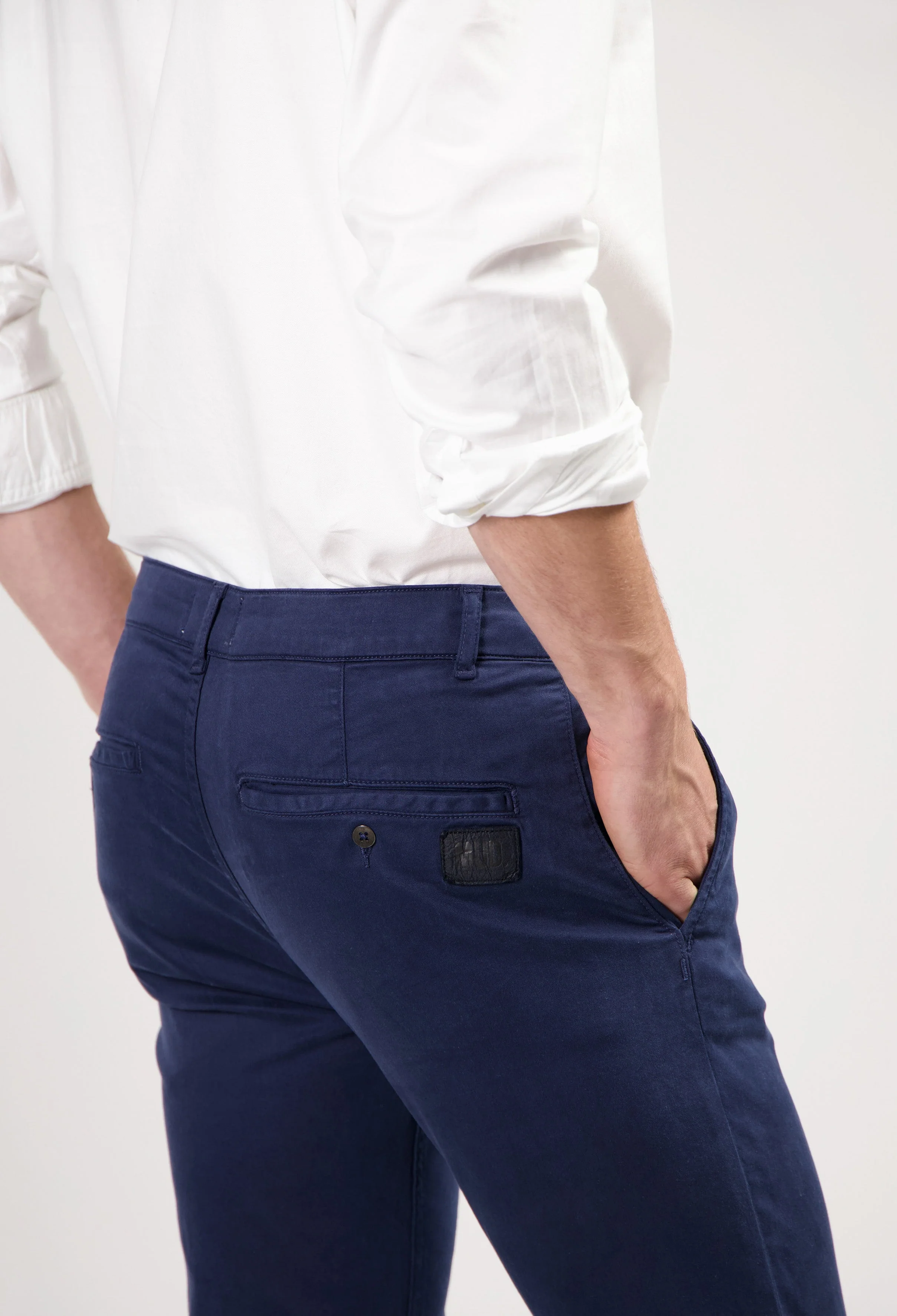 Scott Mid Tapered - Navy - Image 6